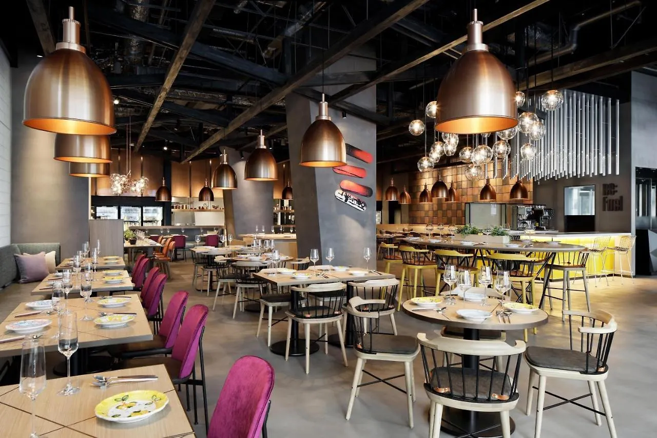 Отель Aloft Osaka Dojima